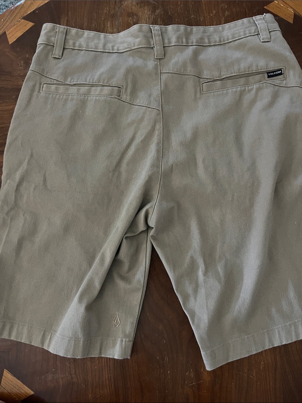 Volcom Shorts - Picture 4 of 4